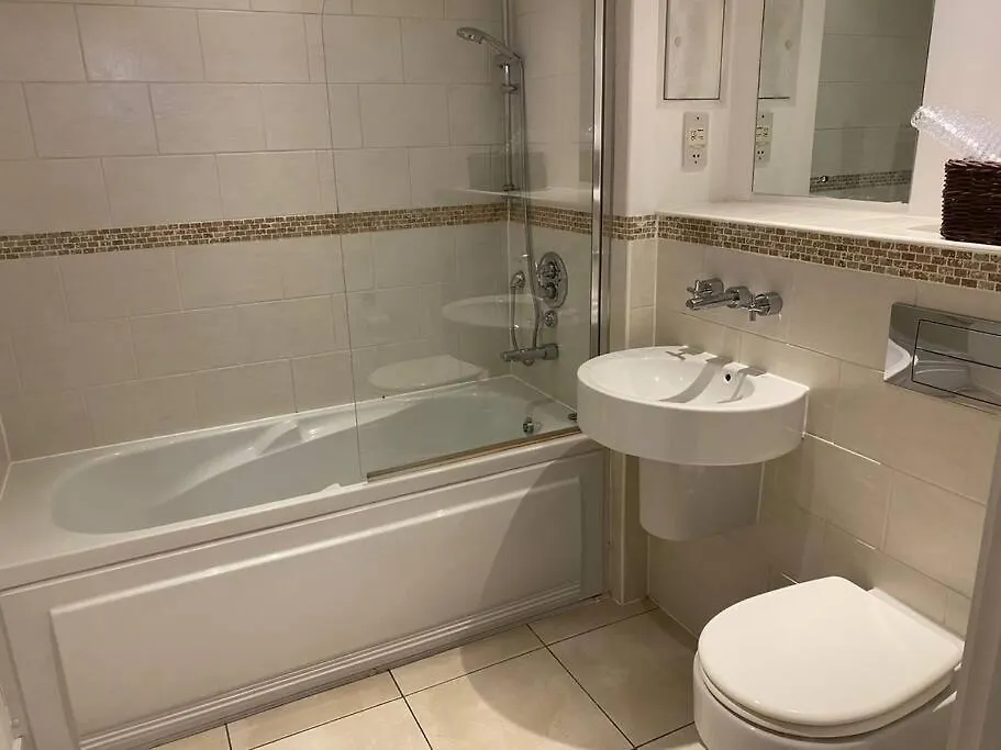 카디프 Caldey Island House Old Listing 아파트 0*,